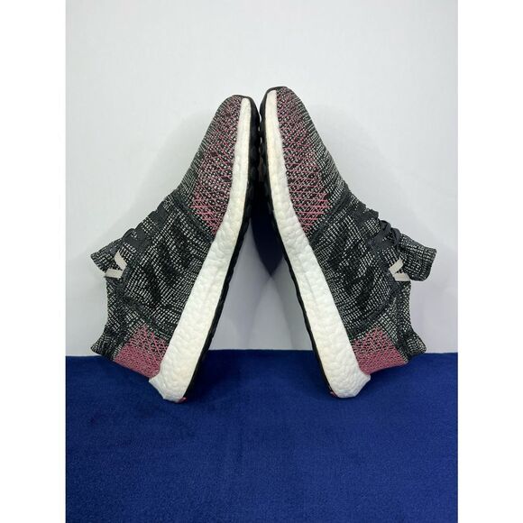 Adidas Pureboost. Women Size 7 - Picture 6 of 9